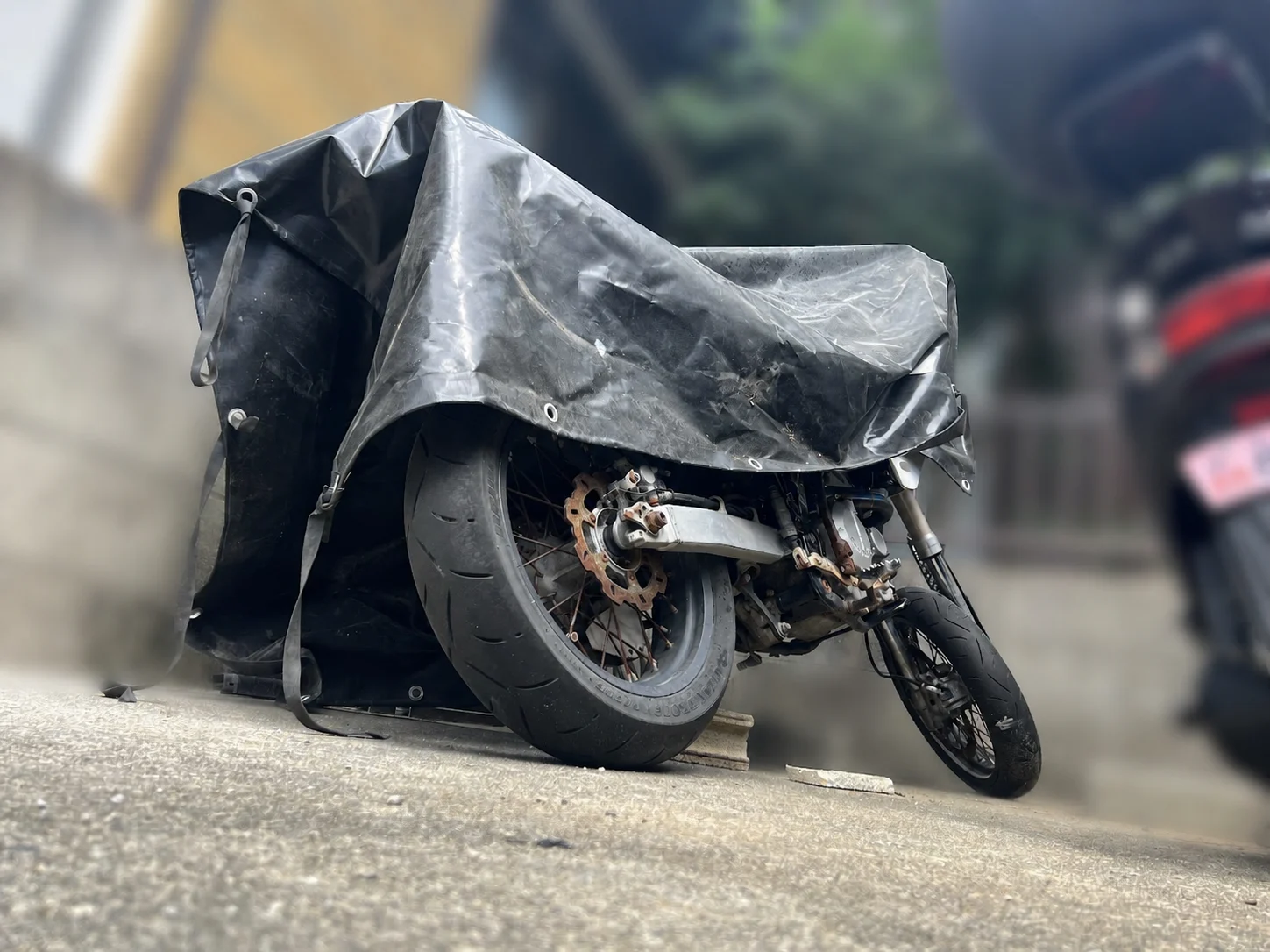 バイクのセルが回らない・弱い|バッテリー上がり?カチッだけ?原因を音で切り分ける